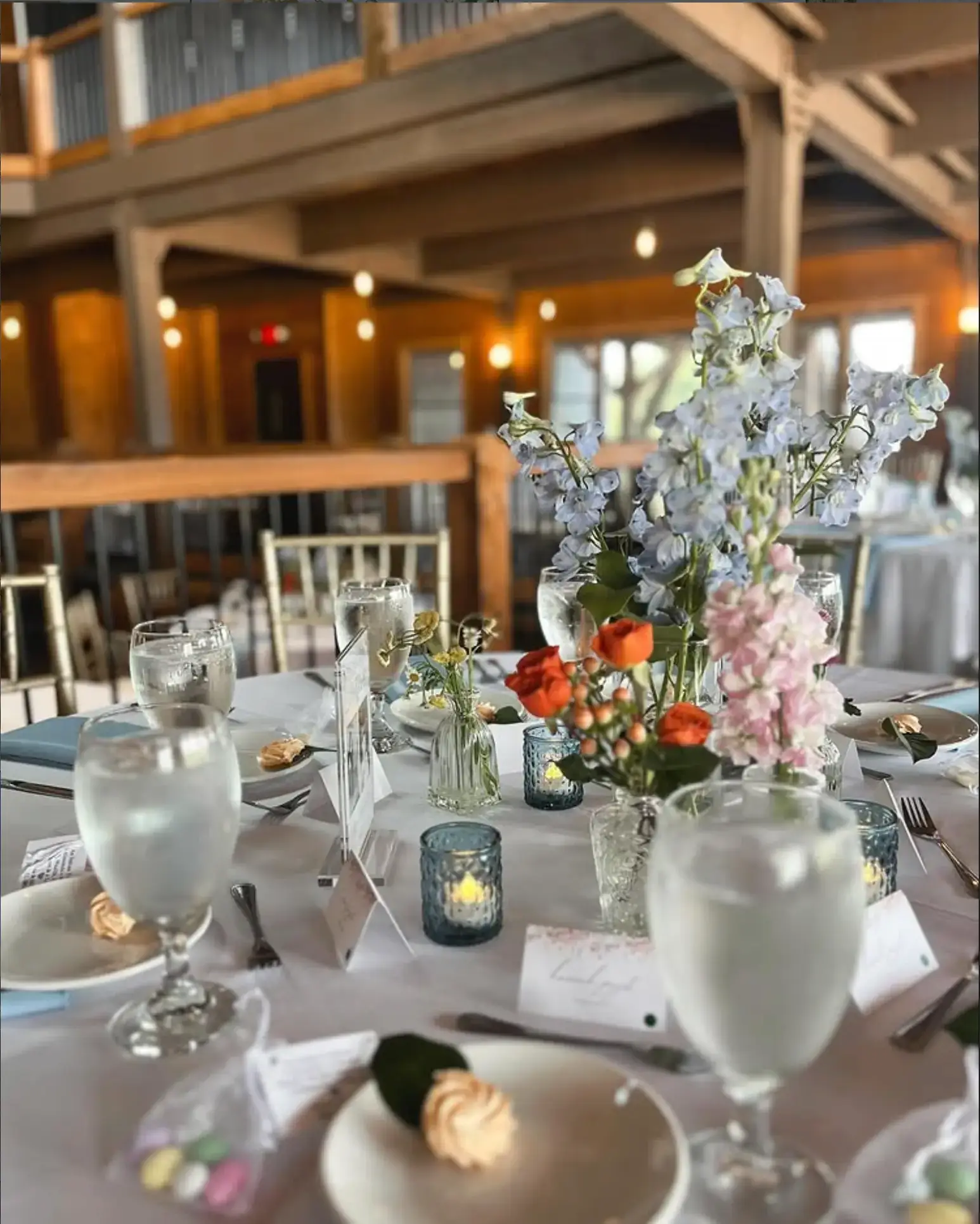 Lodge table setting